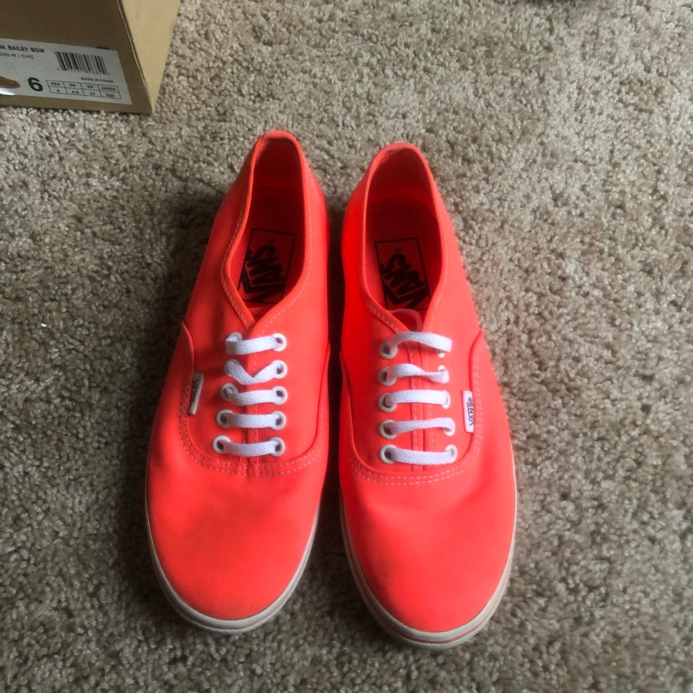 Coral vans